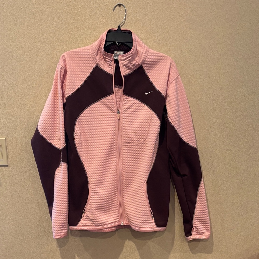 Nike Women's Pink burgundy